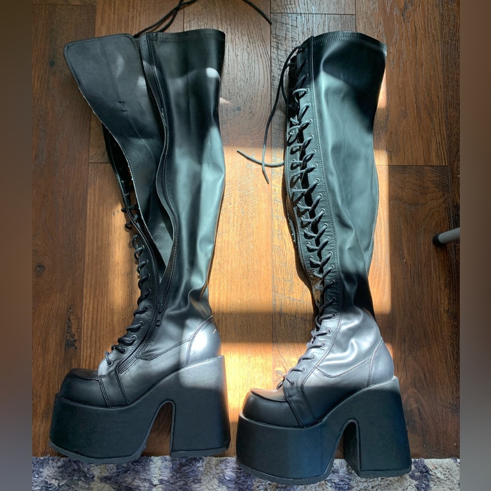 Demonia Camel 300